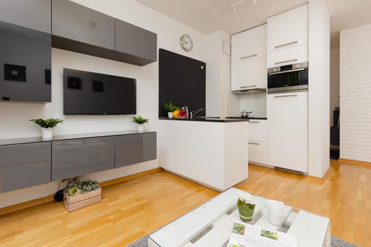 Warsaw Bemowo Modern Apartment Dywizjonu 303 By Noclegi Renters Luaran gambar